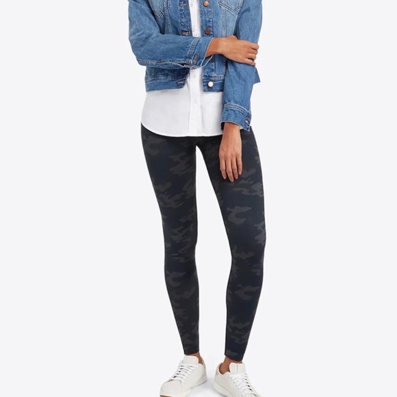 Spanx EcoCare seamless leggings in black camo - Picture 1 of 5